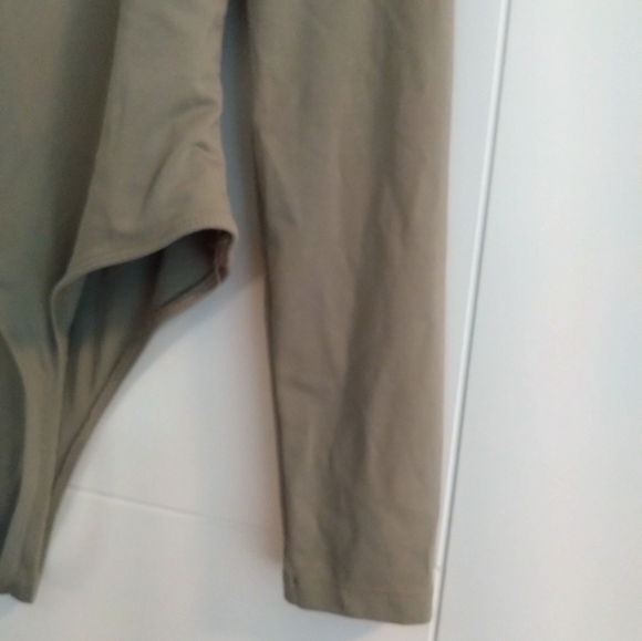 Babaton M grey/green bodysuit - Picture 4 of 15